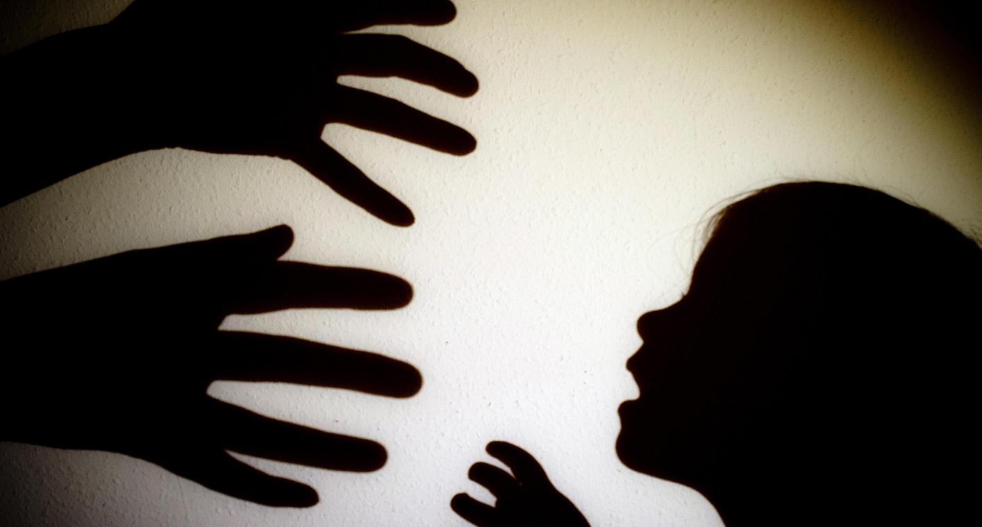 <p>Die N-VA will verurteilten Tätern von Kindesmisshandlung künftig auch nach Verbüßung ihrer Strafe den Umgang mit Kindern verbieten lassen.</p>