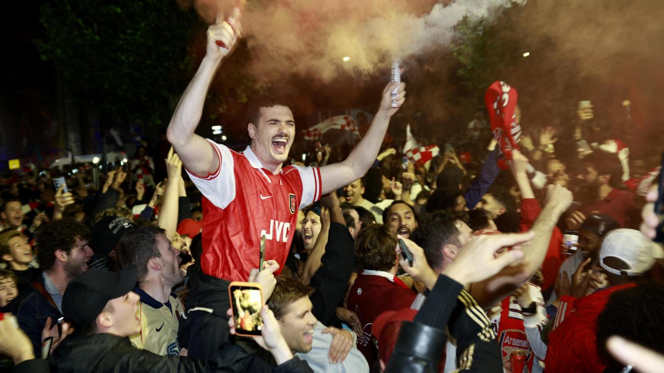 <p>Arsenal-Fans feiern ihren ersten Titel seit 2004.</p>
