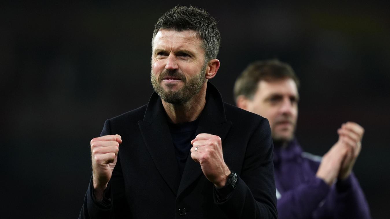 <p>Michael Carrick führt Manchester United auch in die kommende Saison.</p>