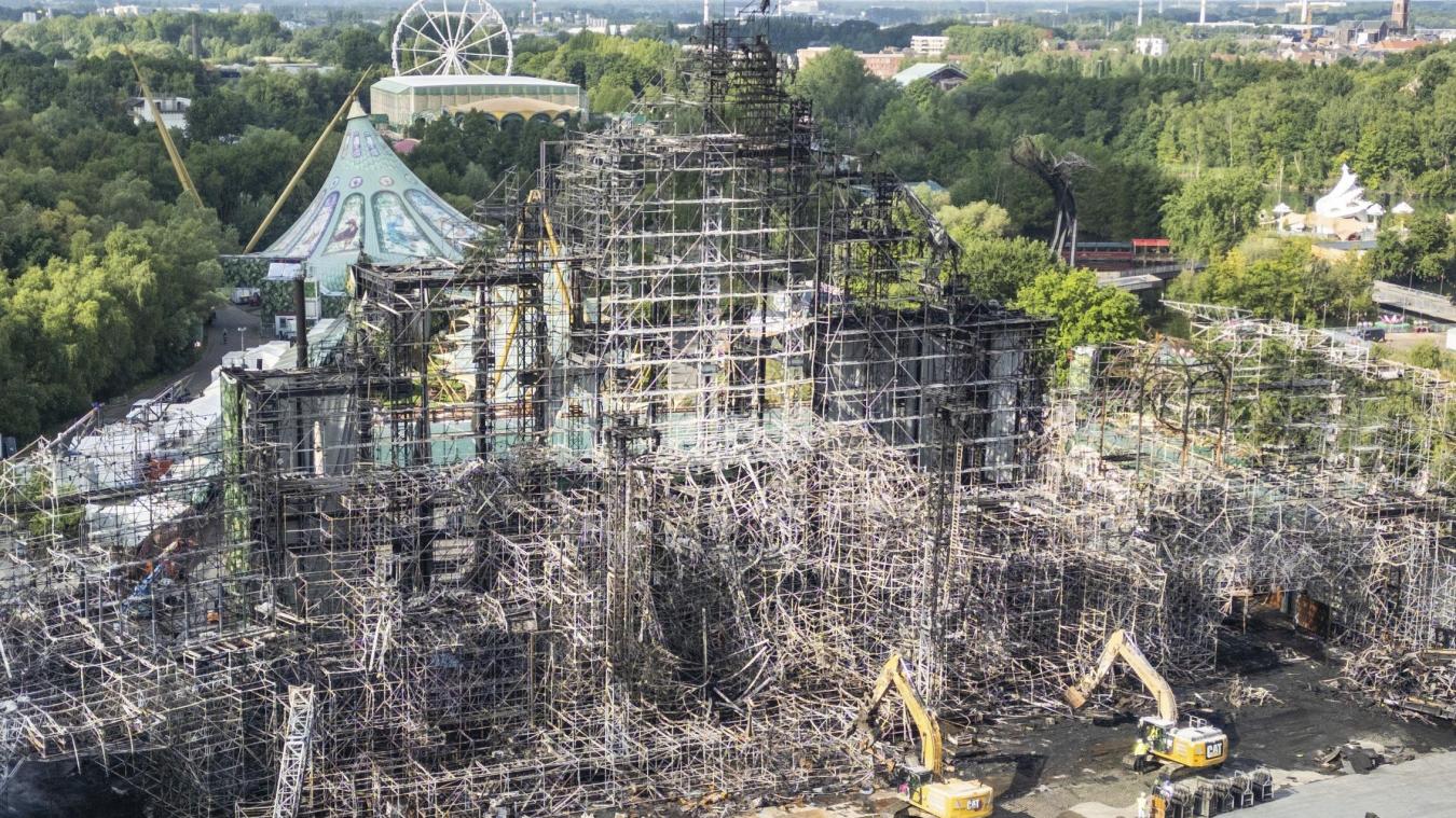 <p>Die Hauptbühne von Tomorrowland brannte im vergangenen Jahr ab.</p>