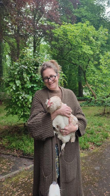 <p>Im Laufe der Zeit ist die Familie von Martina Henrichs um einen Hund, Katzen, Laufenten, Schafe und Hühner angewachsen.</p>