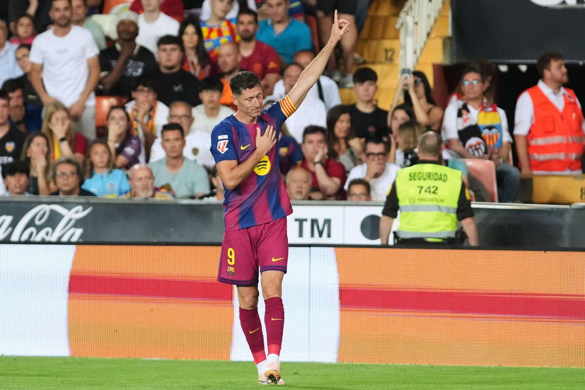 <p>Robert Lewandowski vom FC Barcelona jubelt über sein Tor zum 1:0, am Ende verlor seine Mannschaft allerdings.</p>