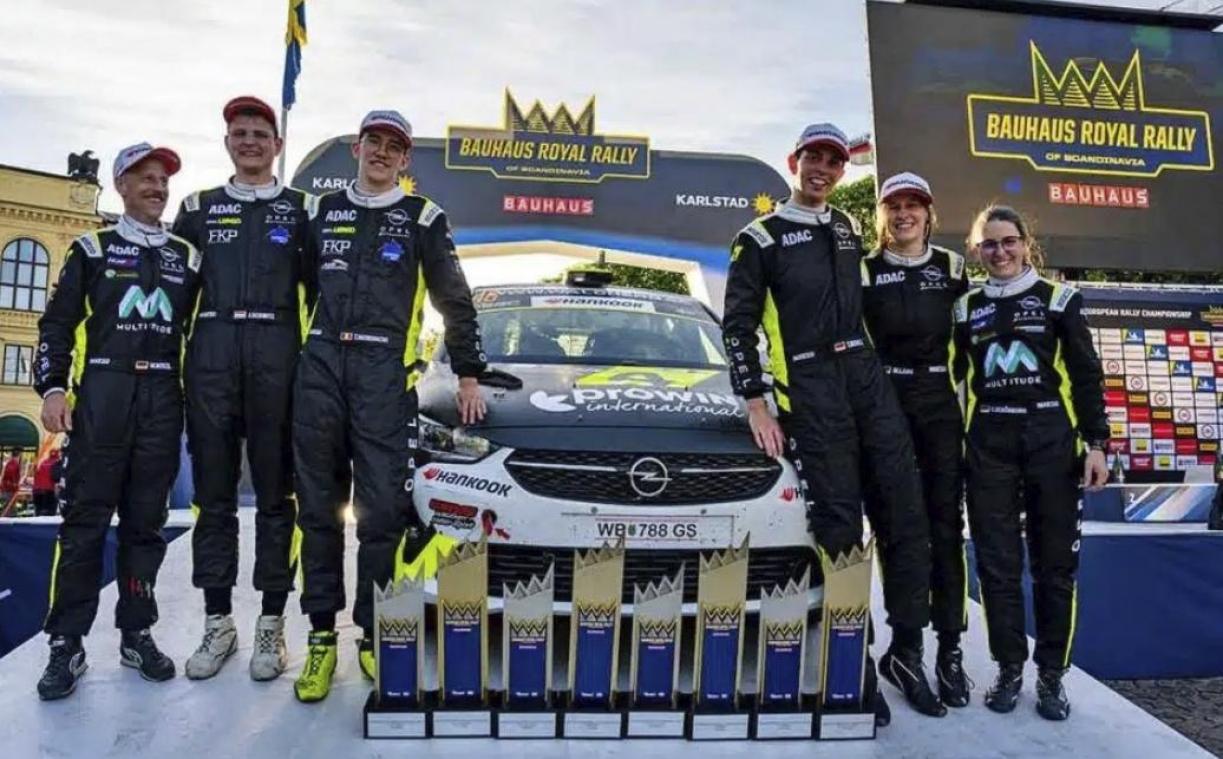 <p>Das ADAC Opel Rally Junior Team mit Tom Heindrichs und Jonas Schmitz (Dritter und Zweiter von links).</p>