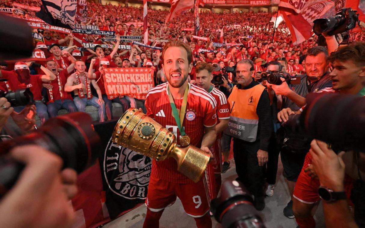 <p>Am Samstag führte Harry Kane die Bayern per Hattrick zum Pokalsieg, nun erhält er eine weitere, individuelle, Auszeichnung.</p>