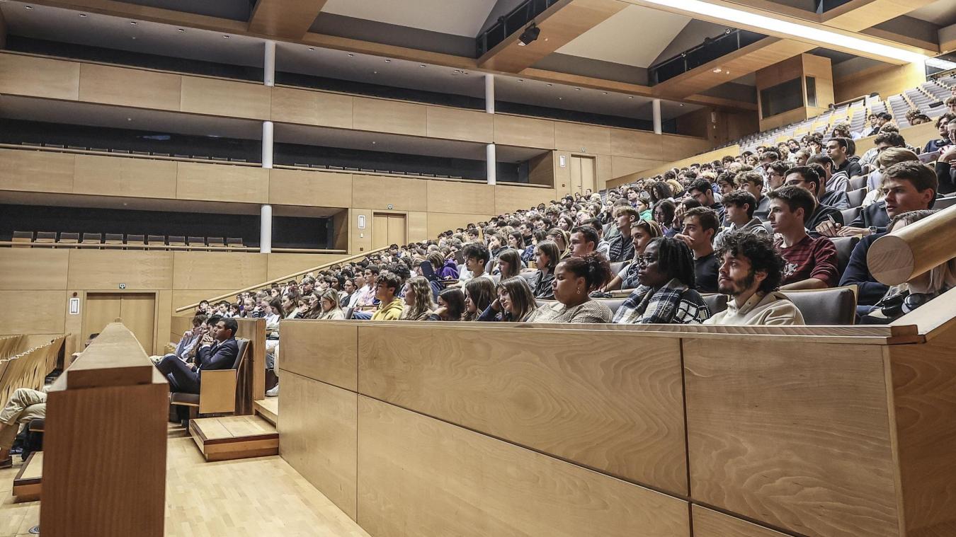<p>Studierende an der Katholischen Universität von Neu-Löwen</p>