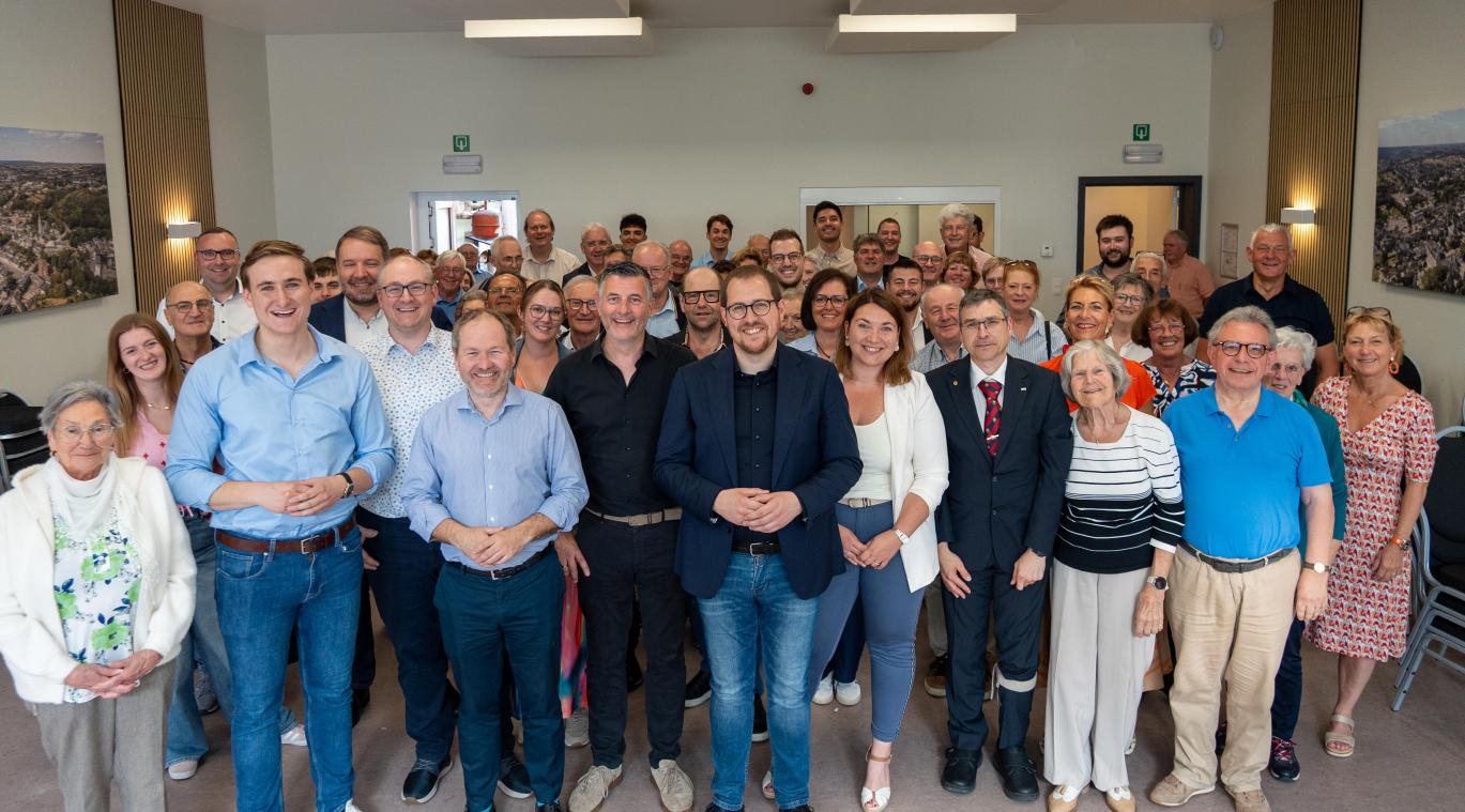 <p>Das obligatorische Gruppenfoto beim Parteitag der CSP Ostbelgien in Eupen durfte natürlich nicht fehlen.</p>