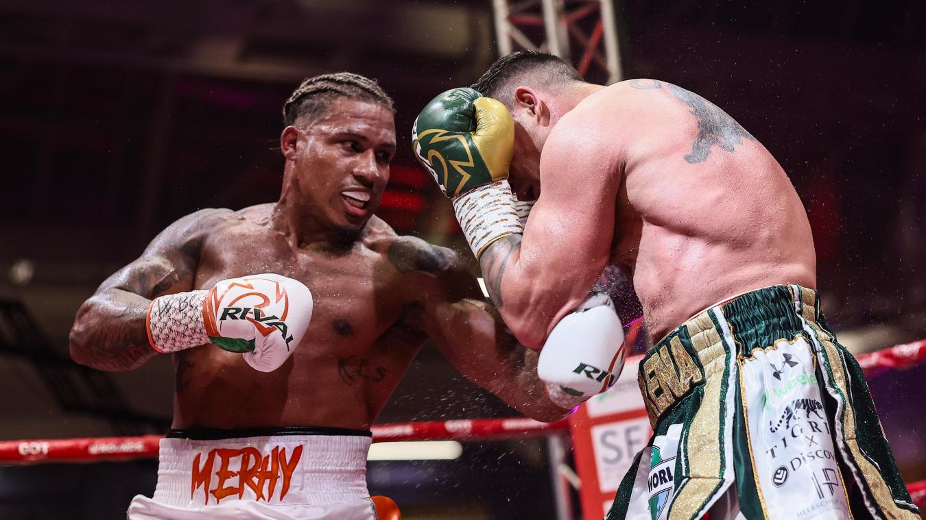 <p>Ryad Merhy (links) dominierte Titelverteidiger Kevin Lerena über zwölf Runden.</p>