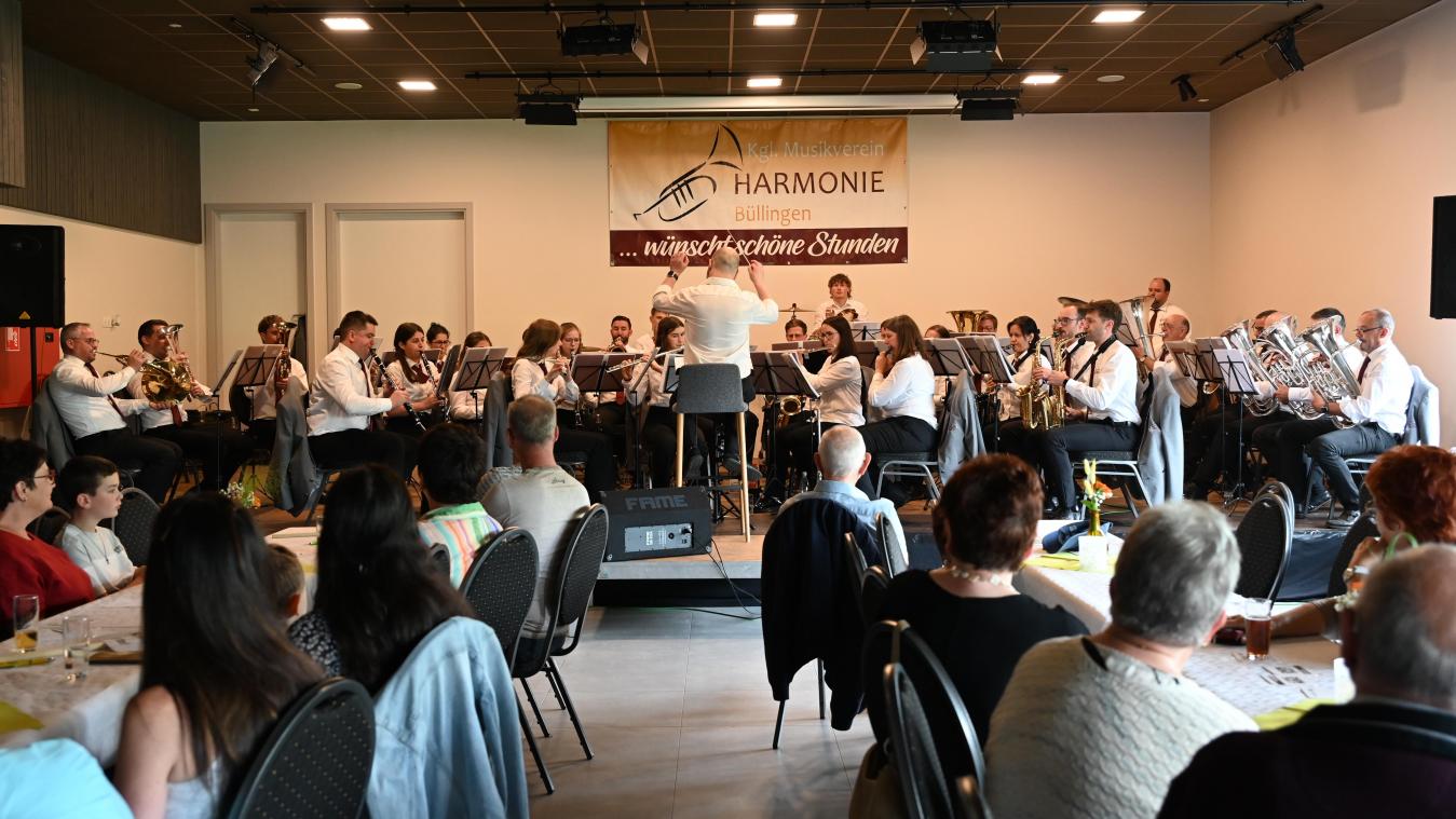 <p>Der Königliche Musikverein „Harmonie“ Büllingen präsentierte unter der Leitung von Bruno Herff Melodien aus bekannten Musicals.</p>