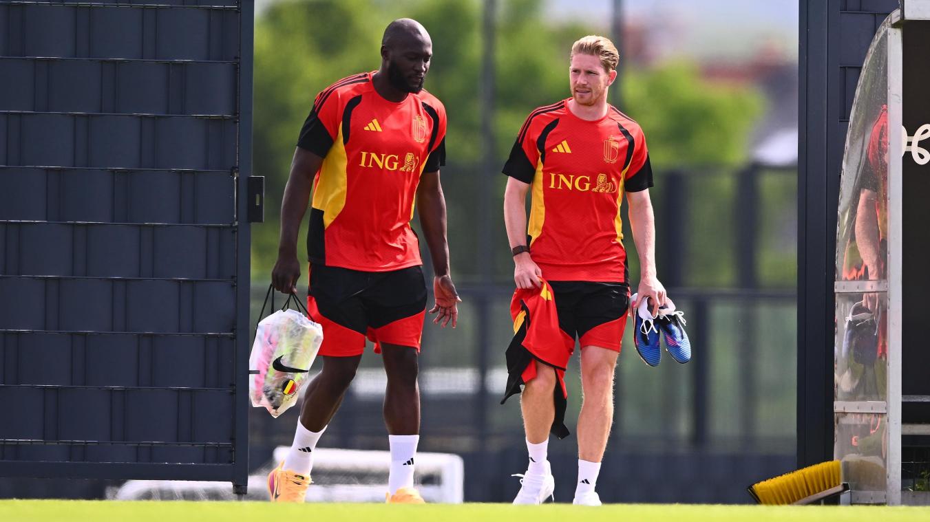 <p>Romelu Lukaku und Kapitän Kevin De Bruyne während einer Trainingseinheit der Nationalmannschaft in Tubize.</p>