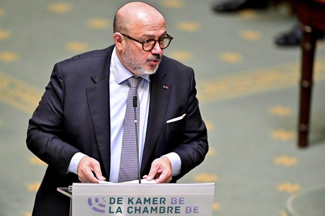 <p>Transmigranten an der Küste: Minister Quintin will nicht auf britisches Geld setzen</p>