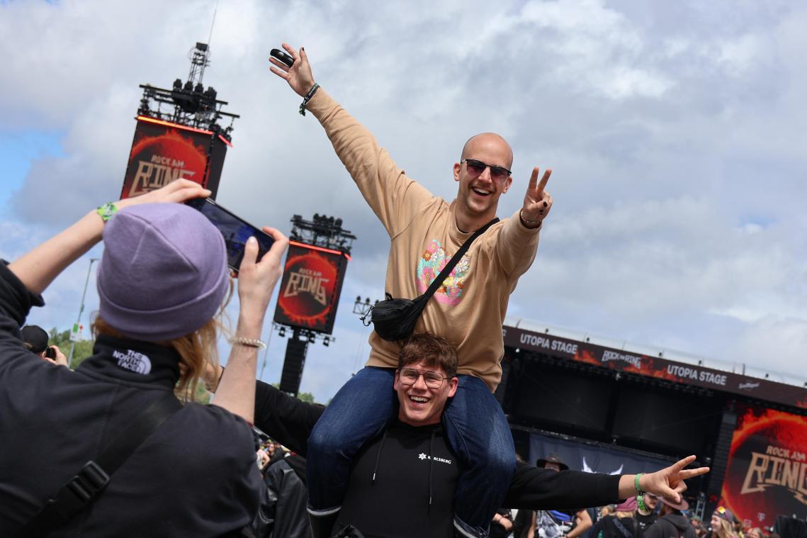 <p>Bei der Ankunft auf dem Festivalgelände steht für viele Besucher zunächst das Erinnerungsfoto auf dem Programm.</p>