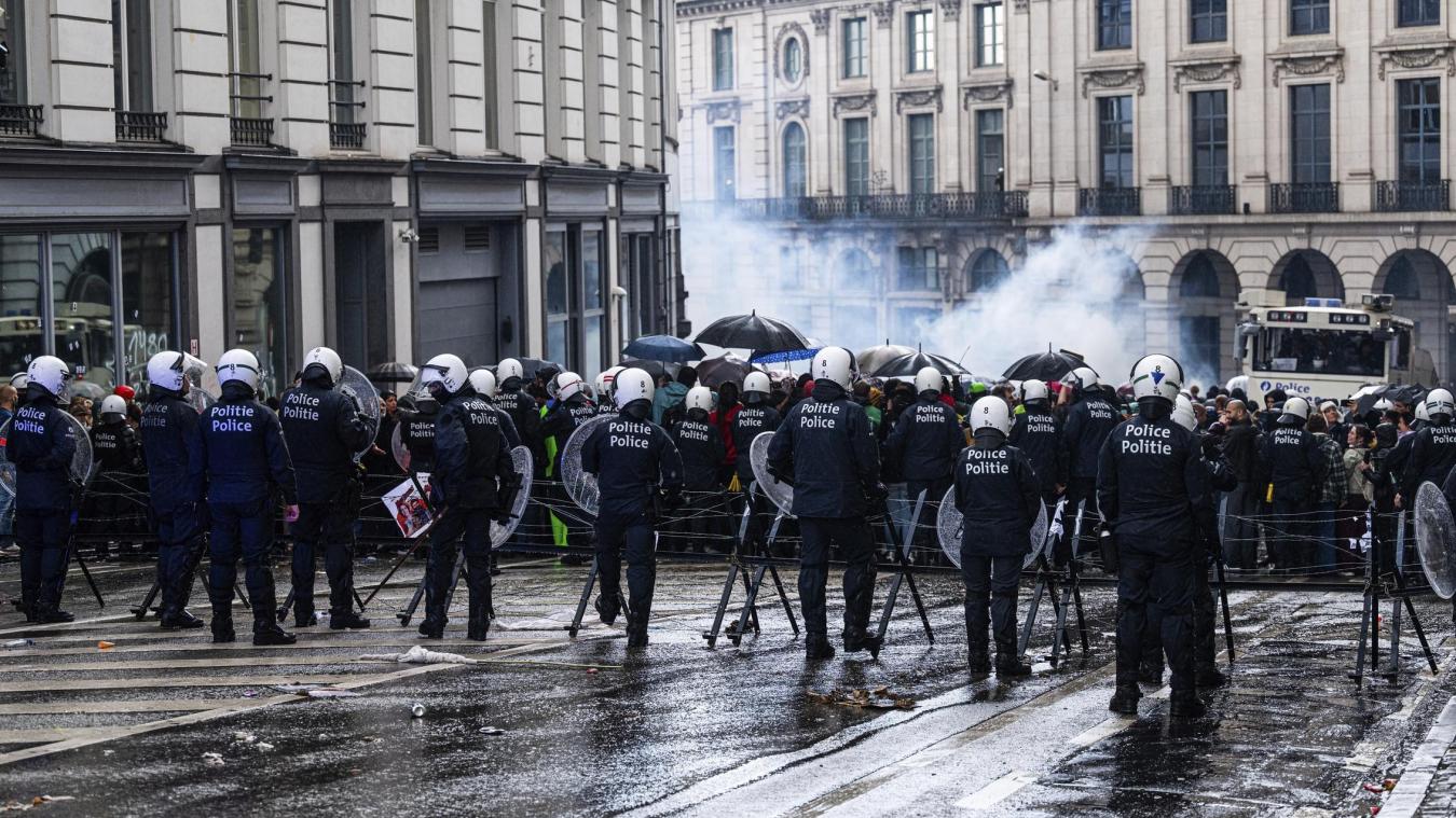 <p>Ermittlungen wegen möglichen Fehlverhaltens von Polizisten bei Protesten in Brüssel</p>
