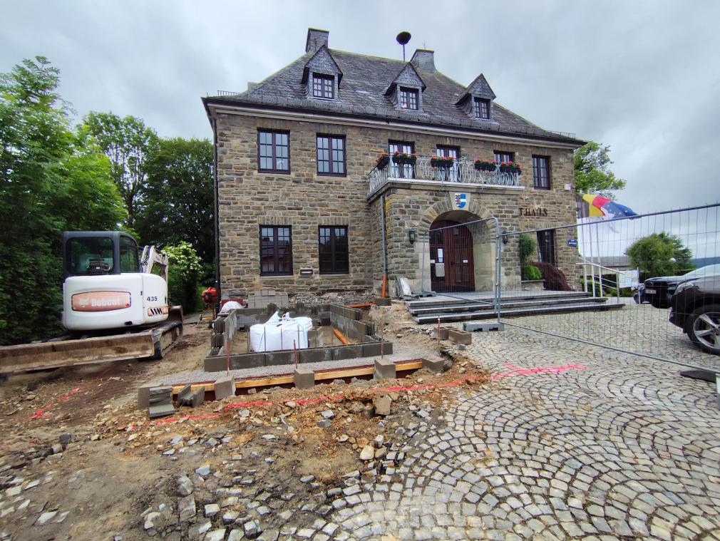 <p>Der Zugang zum Ameler Gemeindehaus wird barrierefrei gestaltet.</p>