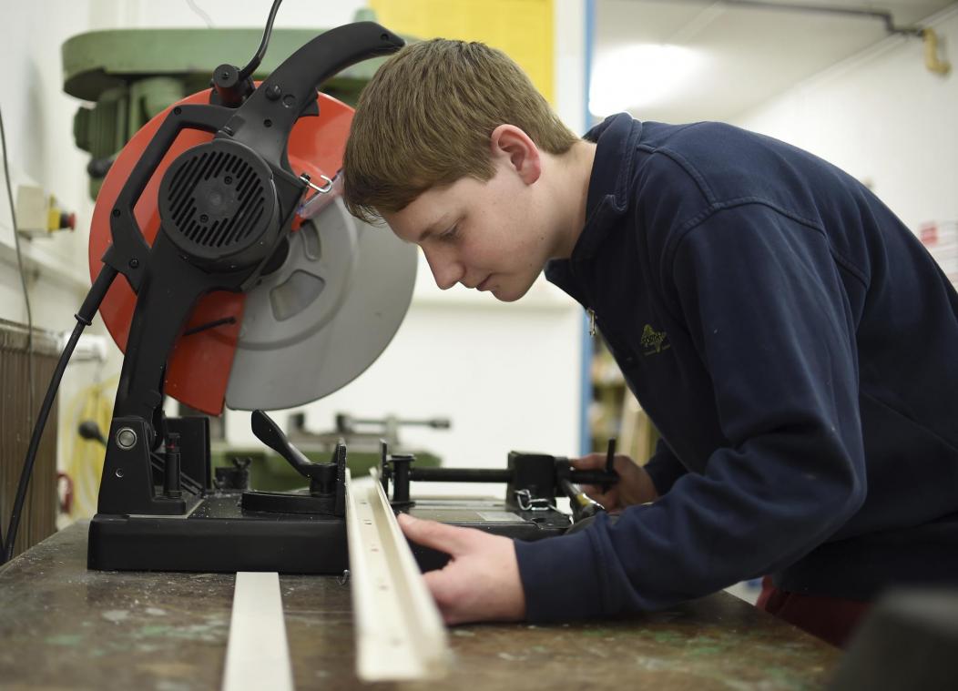 <p>ie praktische Ausbildung im Betrieb macht den größten Teil der Lehrzeit aus. Umstritten ist, welche Rolle sie bei der Bewertung spielen soll.</p>