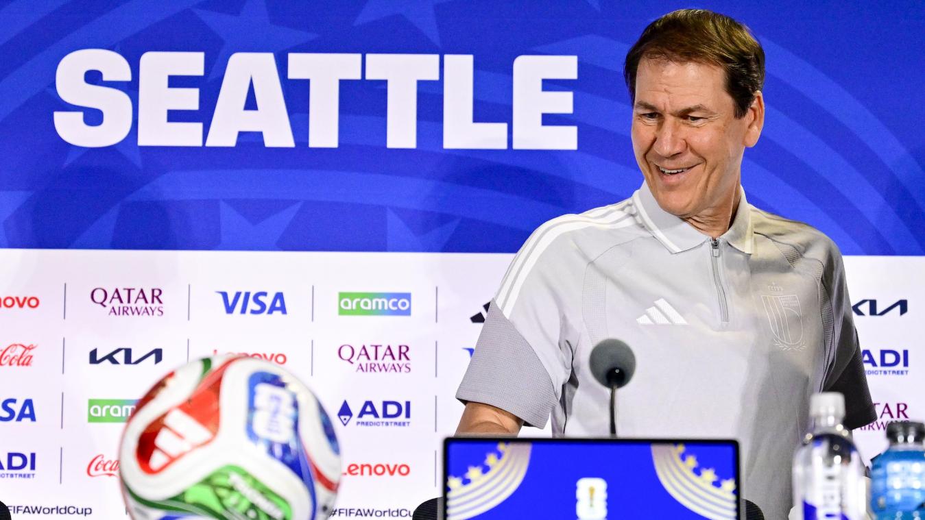 <p>Rudi Garcia bei der Pressekonferenz am späten Sonntagabend (belgischer Zeit) in Seattle</p>