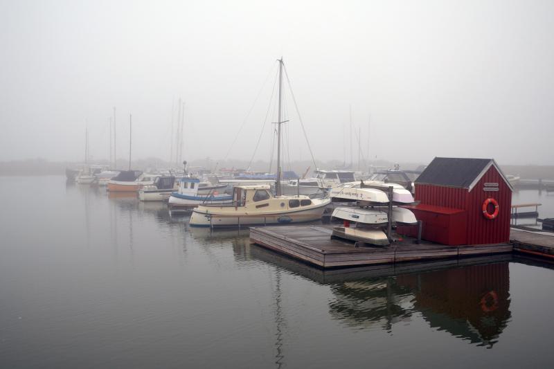 <p>Hafen im Nebel: Auf Fanø reicht die Sicht im Winter oft nur ein paar Meter weit.</p>