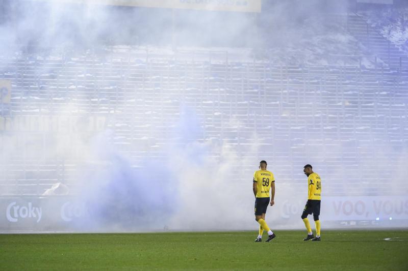<p>Stimmung im Parc Duden: Union-Fans hatten Pyrotechnik ins Stadion geworfen. Die Partie musste daraufhin unterbrochen werden.</p>