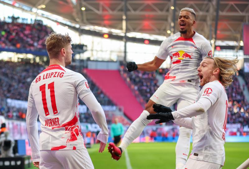 <p>Leipzigs Timo Werner (l-r), Benjamin Henrichs und Emil Forsberg jubeln nach dem Treffer zum 1:0.</p>