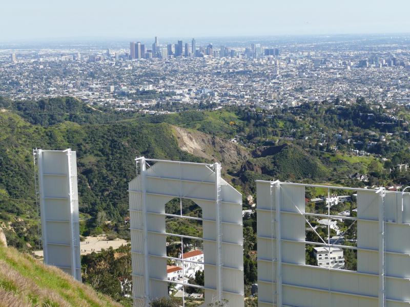 <p>Ein Blick vom Schriftzug auf Los Angeles</p>