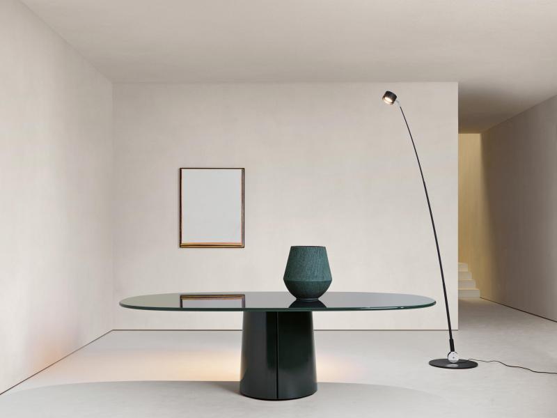 <p>Der stabile Unterbau des Tisches Mateo der Molteni Group ist laut dem Designer vergleichbar mit einem Wurzelwerk.</p>