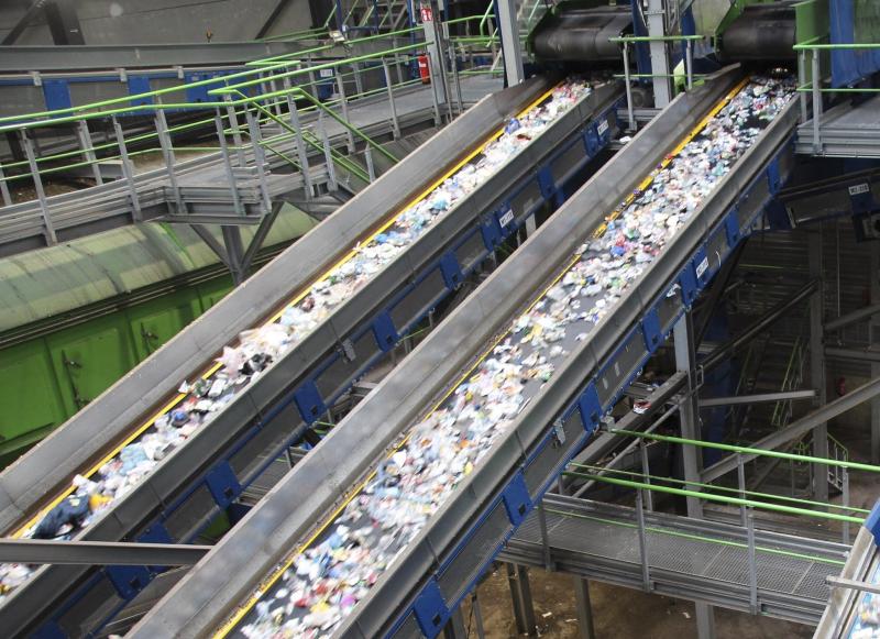 <p>Die Sortieranlage für PMD-Verpackungen im ostflämischen Evergem ist eines von fünf Sortierzentren der neuen Generation in Belgien.</p>