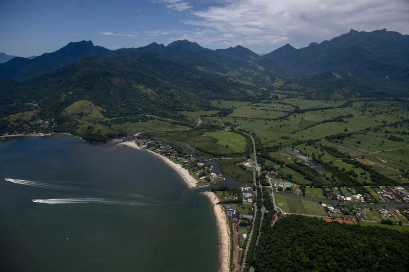 <p>Die Bucht nahe Rio de Janeiro, in der sich die Villa von Fußballstar Neymar befindet.</p>