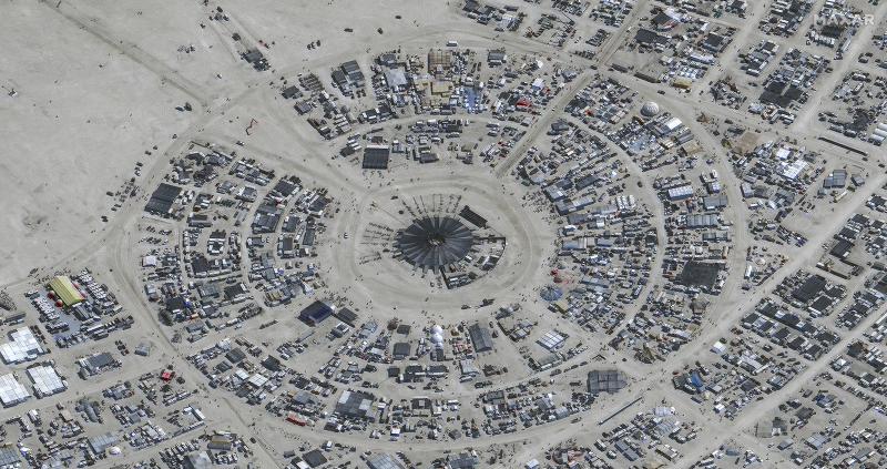 <p>Dieses von Maxar Technologies zur Verfügung gestellte Satellitenfoto zeigt einen Überblick über das „Burning Man“-Festival.</p>