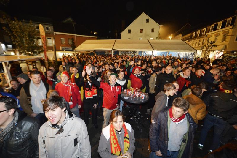 <p>Gut und gerne 500 Fans verfolgten das Spiel damals gemeinsam in Eupen.</p>