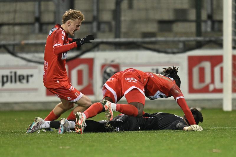 <p>Kortrijk-Torwart Vandenberghe traf in der 93. Minute zum 1:1.</p>