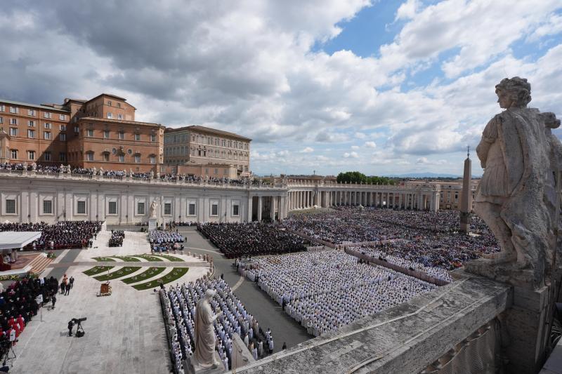 <p>Papst Leo XIV. feierte am 18. Mai 2025 seine Amtseinführungsmesse auf dem Petersplatz.</p>