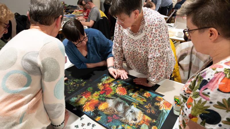 <p>Beim Puzzeln ist ein hohes Maß an Konzentration gefragt.</p>