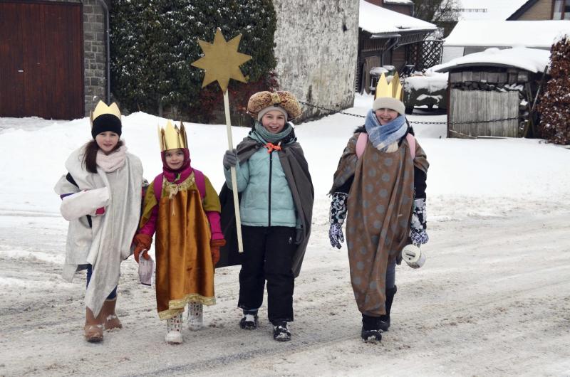 <p>Sternsinger Nidrum unterwegs</p>