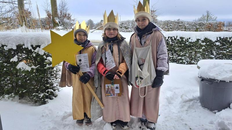 <p>Sternsinger in Berg in voller Ausstattung</p>