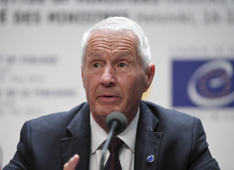 <p>eine Aufnahme aus dem Jahr 2019: Der damalige Generalsekretär des Europarates, Thorbjörn Jagland, spricht während der Pressekonferenz der Außenminister des Europarates in Helsinki.</p>