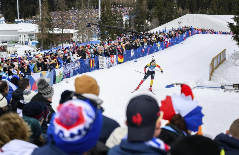 <p>Maya Cloetens auf der 15 Kilometer langen Strecke in Antholz</p>