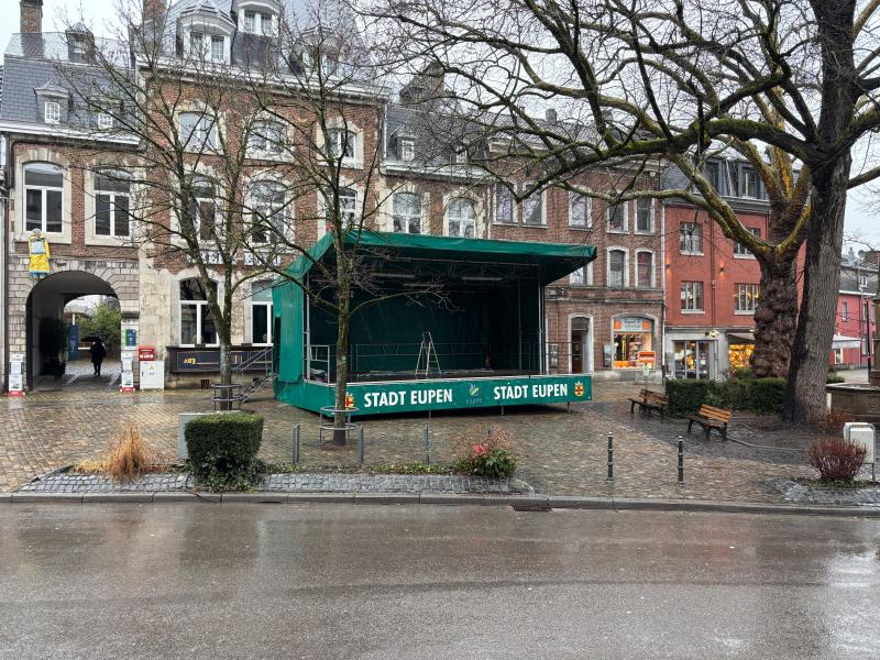 <p>Noch ist es ruhig auf dem Eupener Marktplatz.</p>