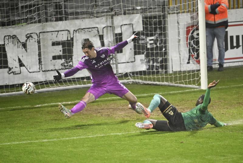 <p>Ex-AS-Profi Mondy Prunier sorgte in der 15. Minute für die Führung von Francs Borains.</p>