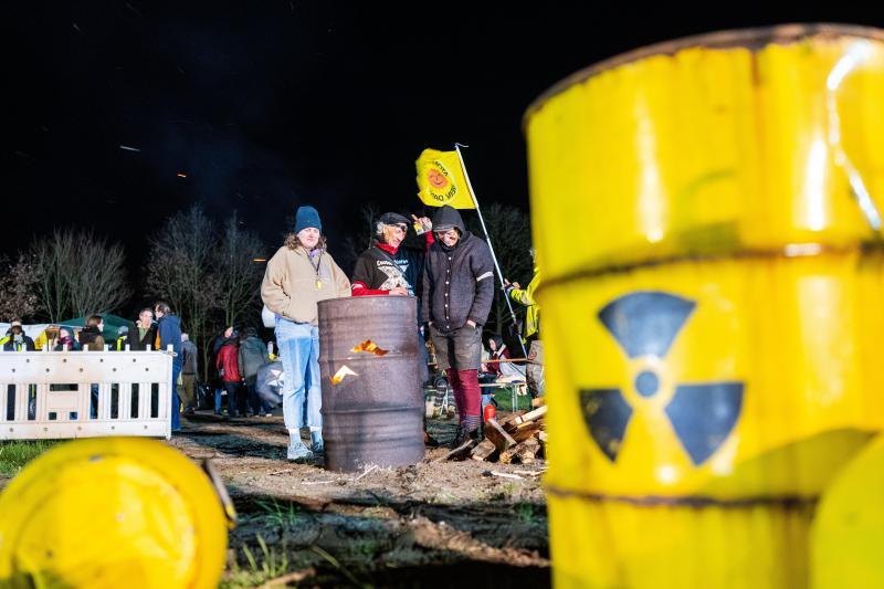 <p>Atomkraftgegner begleiteten den Transport mit mehreren friedlichen Protestaktionen.</p>