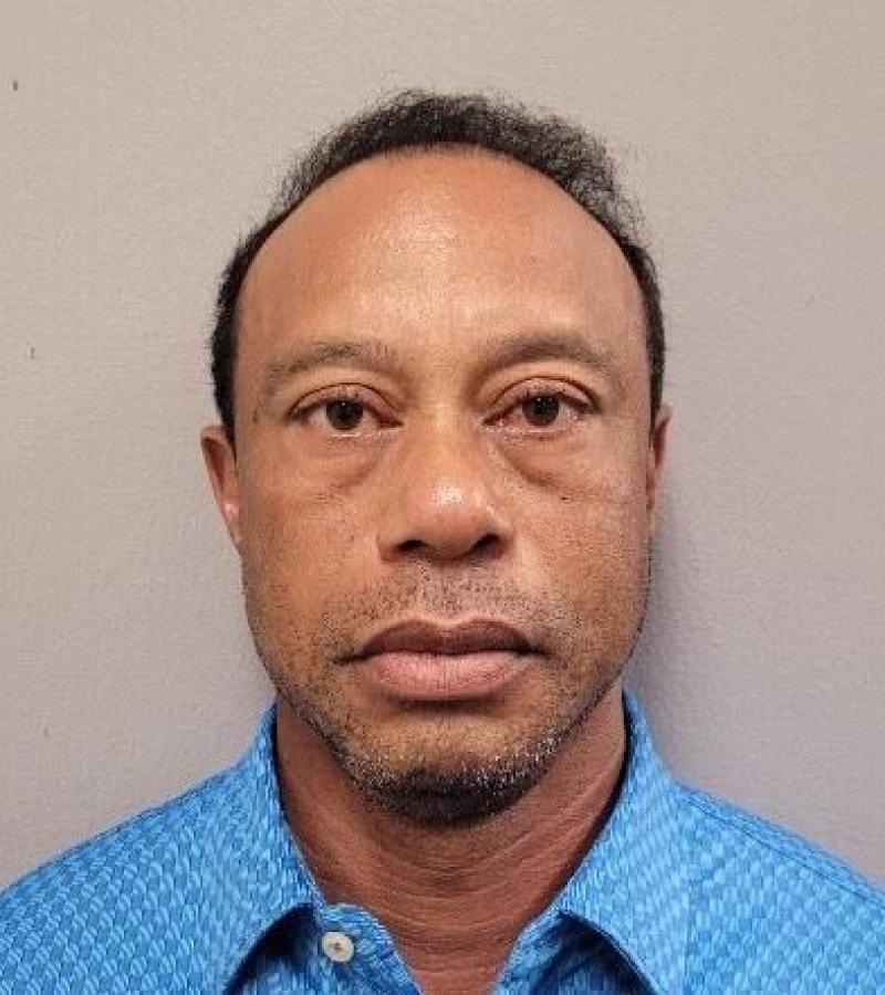 <p>Dieses vom Martin County Sheriff's Office zur Verfügung gestellte Handout-Foto zeigt Tiger Woods am Freitag, den 27. März 2026.</p>