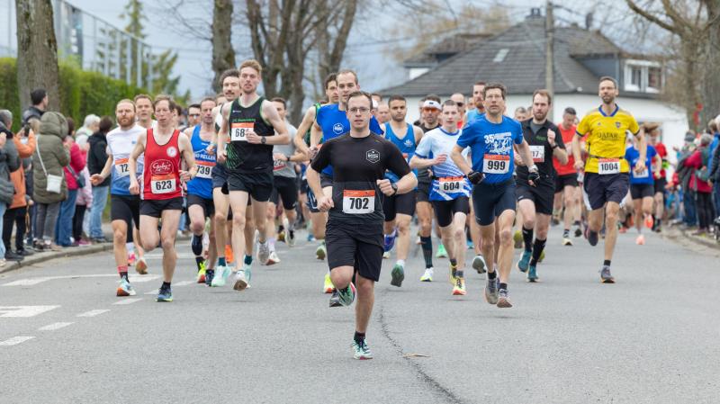 <p>Über 800 Starter nahmen die beiden Hauptstrecken beim Osterlauf in Angriff.</p>