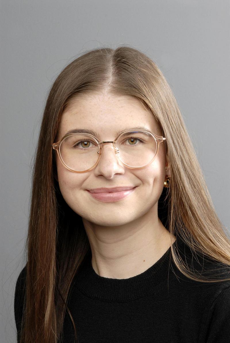 <p>Anne Mettlen untersucht die Bedeutung des GrenzEcho für die DG.</p>