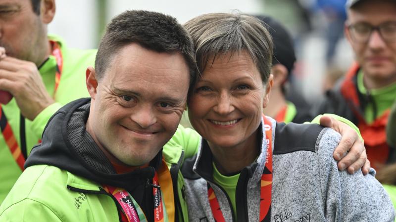 <p>Strahlende Gesichter am Samstagabend in Malmedy, auf der Abschlussfeier der Special Olympics Belgium.</p>