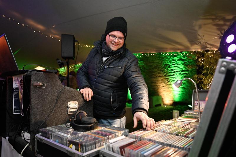 <p>Music4Fun sorgt wie gewohnt für die musikalische Unterhaltung – diesmal aber ohne dicke Jacke und Mütze.</p>