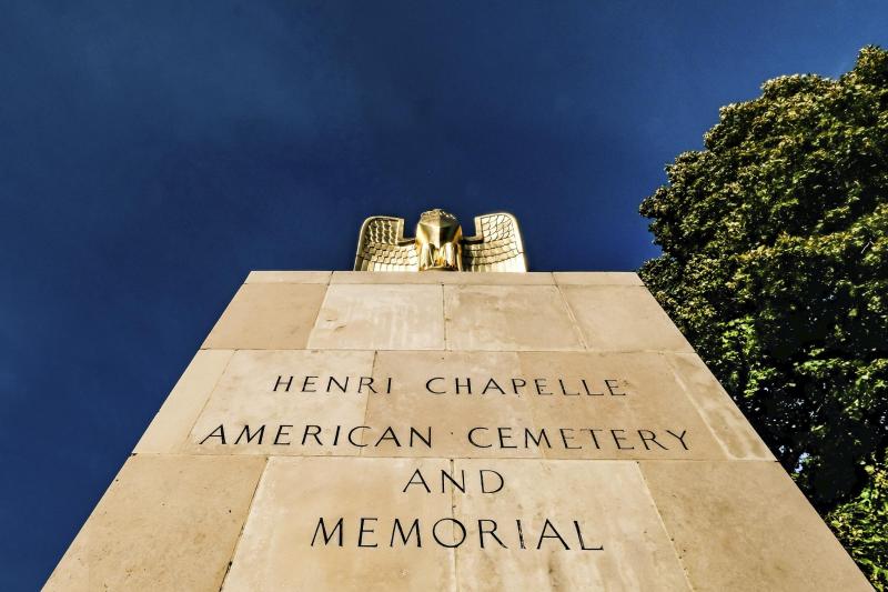 <p>Stilles Gedenken in Henri-Chapelle: US-Botschafter Bill White nahm am Memorial Day an der Zeremonie auf dem amerikanischen Soldatenfriedhof teil.</p>