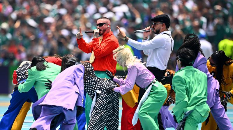 <p>J Balvin tritt bei der Eröffnungsfeier in Mexiko auf.</p>