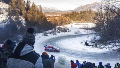 <p>So sah es stellenweise zum Saisonauftakt bei der Rallye Monte Carlo, hier Thierry Neuville (Hyundai), im Januar aus.</p>