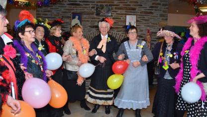 <p>Gemeinsam mit den Möhnen der Gemeinde Bütgenbach feierten die Senioren des Senioren- und Pflegeheims „Hof Bütgenbach“ und ihre Familienangehörigen ein rauschendes Karnevalsfest.</p>