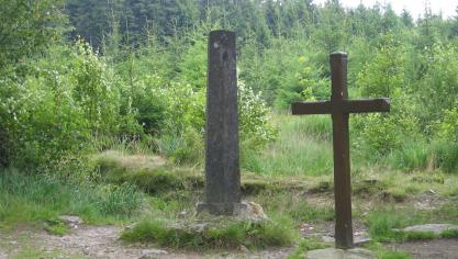 <p>Das Kreuz der Verlobten nahe Baraque Michel ist das Ziel vieler Wanderer.</p>