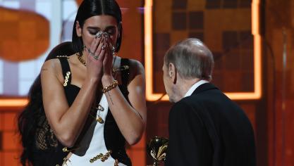 <p>Die britische Sängerin Dua Lipa hat bei der Grammy-Verleihung den Preis als beste neue Künstlerin des Jahres gewonnen. Bei der Gala in Los Angeles setzte die 23-Jährige sich unter anderem gegen das Geschwister-Duo Chloe x Halle und Country-Musiker Luke Combs durch.</p>