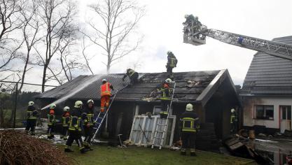 <p>Bütgenbacher Reifenhandel bei Brand komplett zerstört</p>
